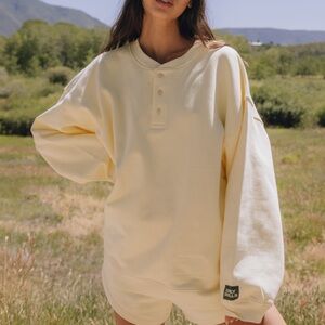Never worn Daily drills lemonade Henley set